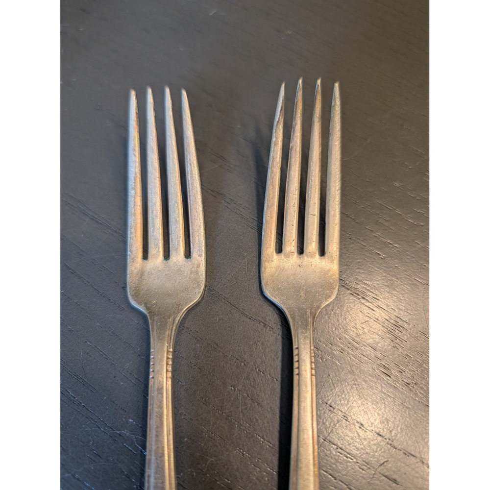 2 Vtg Oneida Tudor Plate Fortune Forks 1939 Art Deco Silverplate Flatware Lot‎ - Picture 3 of 4